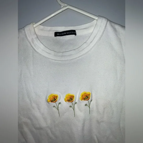 Brandy Melville Poppy Flower Top - Picture 2 of 4